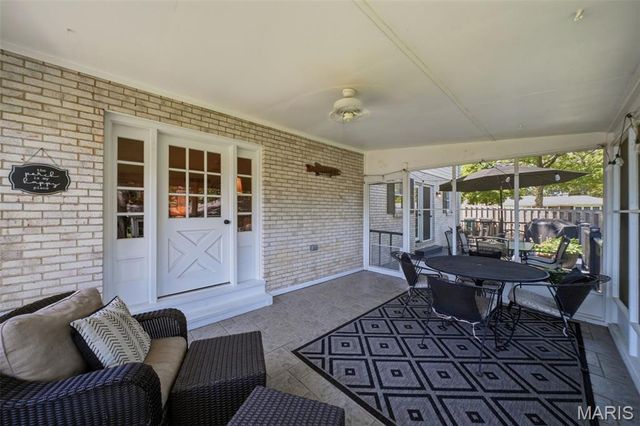 838 Winesap Lane, Kirkwood, MO 63122
