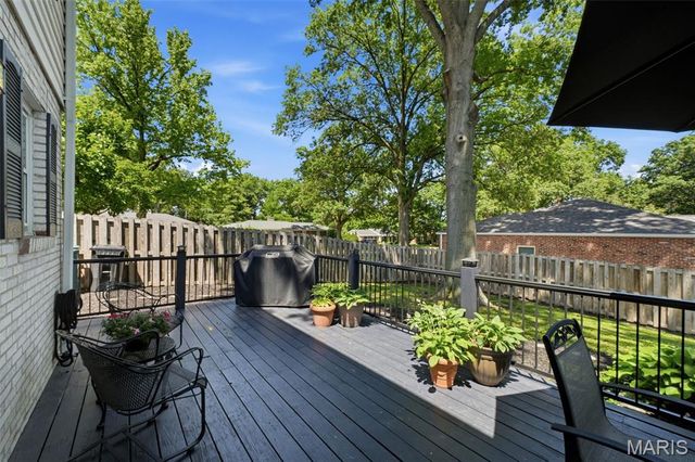 838 Winesap Lane, Kirkwood, MO 63122