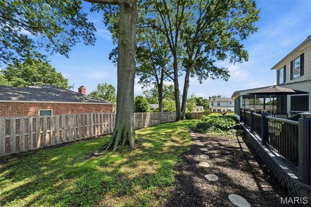 838 Winesap Lane, Kirkwood, MO 63122