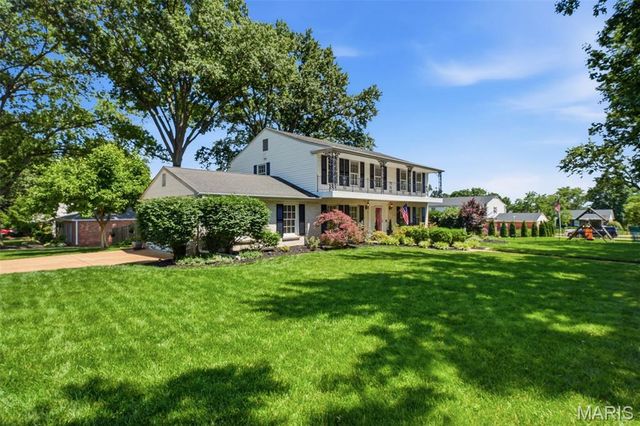 838 Winesap Lane, Kirkwood, MO 63122