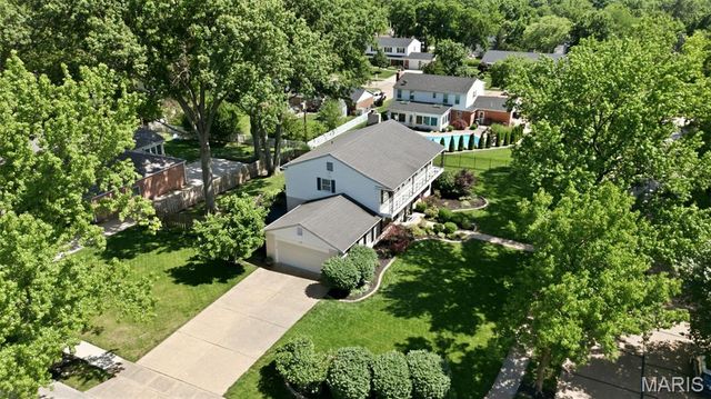 838 Winesap Lane, Kirkwood, MO 63122