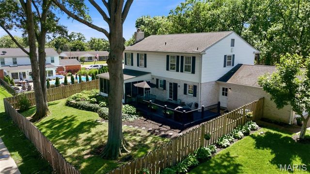 838 Winesap Lane, Kirkwood, MO 63122