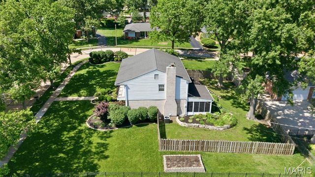 838 Winesap Lane, Kirkwood, MO 63122