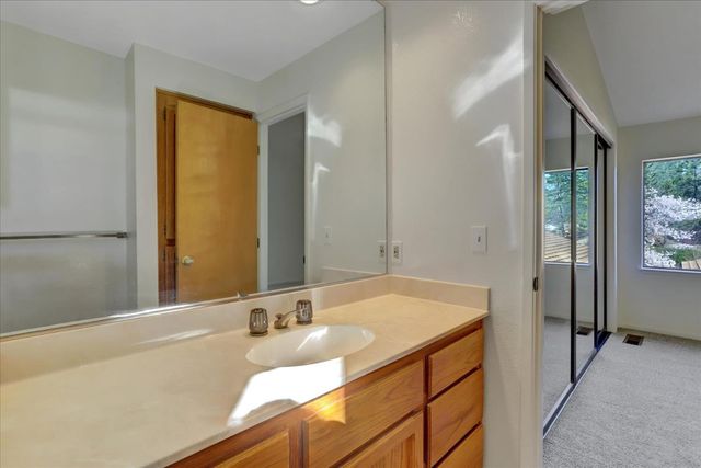 111 Solar Dr, Grass Valley, CA 95945