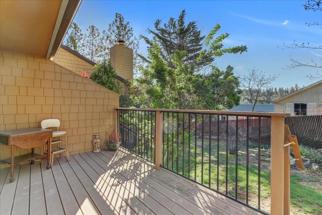 111 Solar Dr, Grass Valley, CA 95945