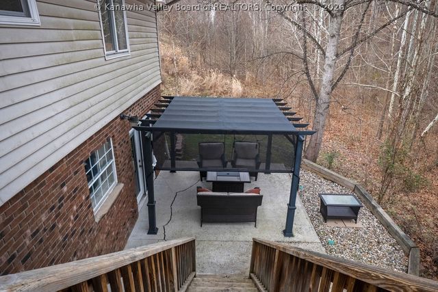 218 Pine Circle, Dunbar, WV 25064