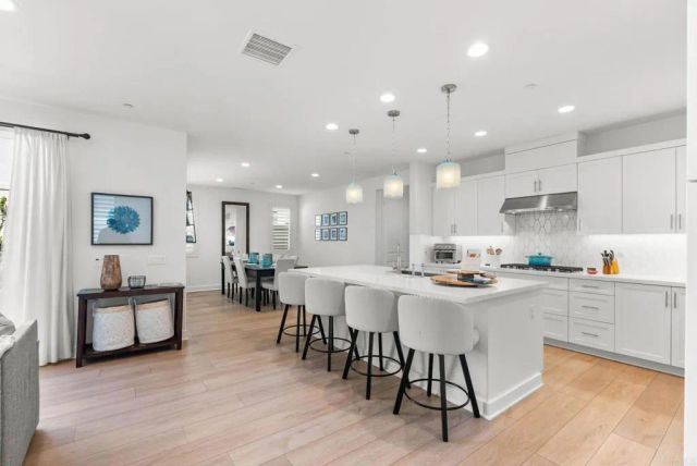 105 S Nevada Ave., Ventura, CA 93004