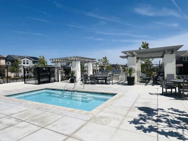 105 S Nevada Ave., Ventura, CA 93004