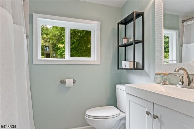 54 Phoenix Ave, Morristown Town, NJ 07960