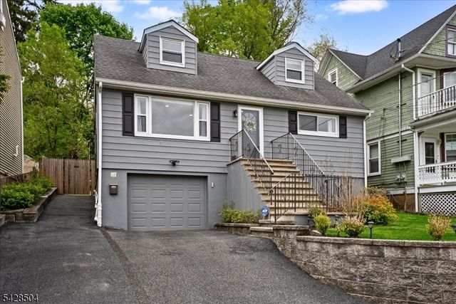 54 Phoenix Ave, Morristown Town, NJ 07960