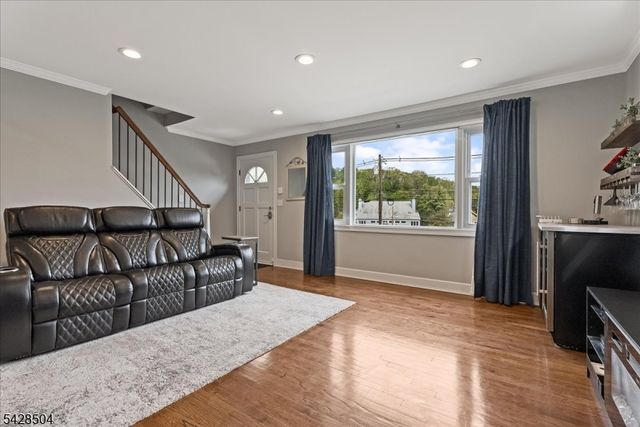 54 Phoenix Ave, Morristown Town, NJ 07960