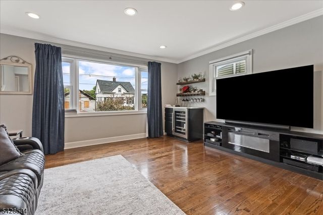 54 Phoenix Ave, Morristown Town, NJ 07960