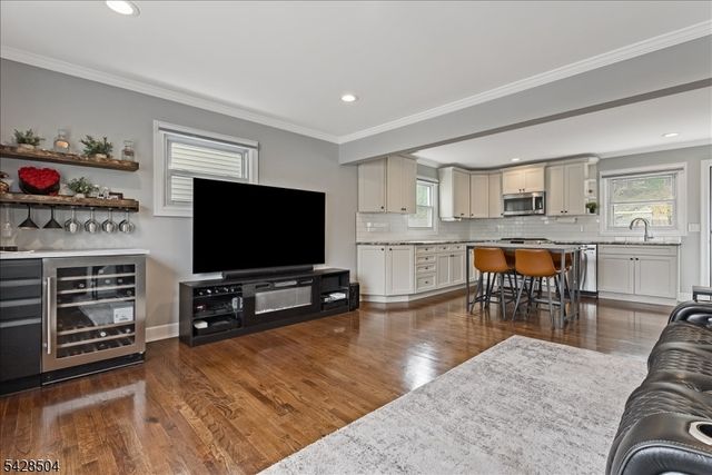 54 Phoenix Ave, Morristown Town, NJ 07960