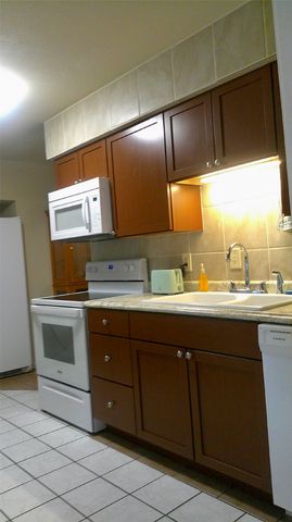 6204 SW 5th Street, Des Moines, IA 50315