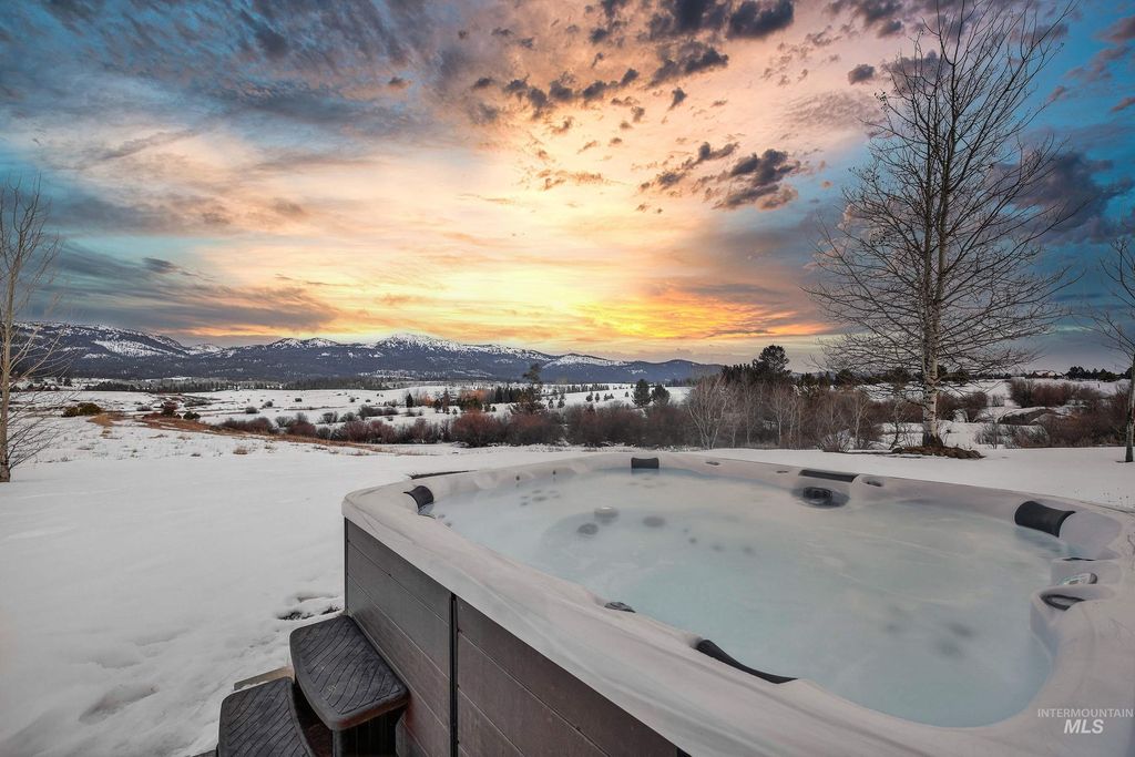 14100 Pioneer Road, McCall, ID 83638 photo 21