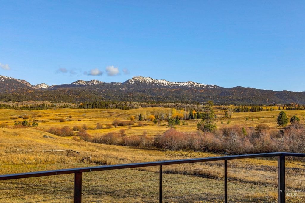 14100 Pioneer Road, McCall, ID 83638 photo 23