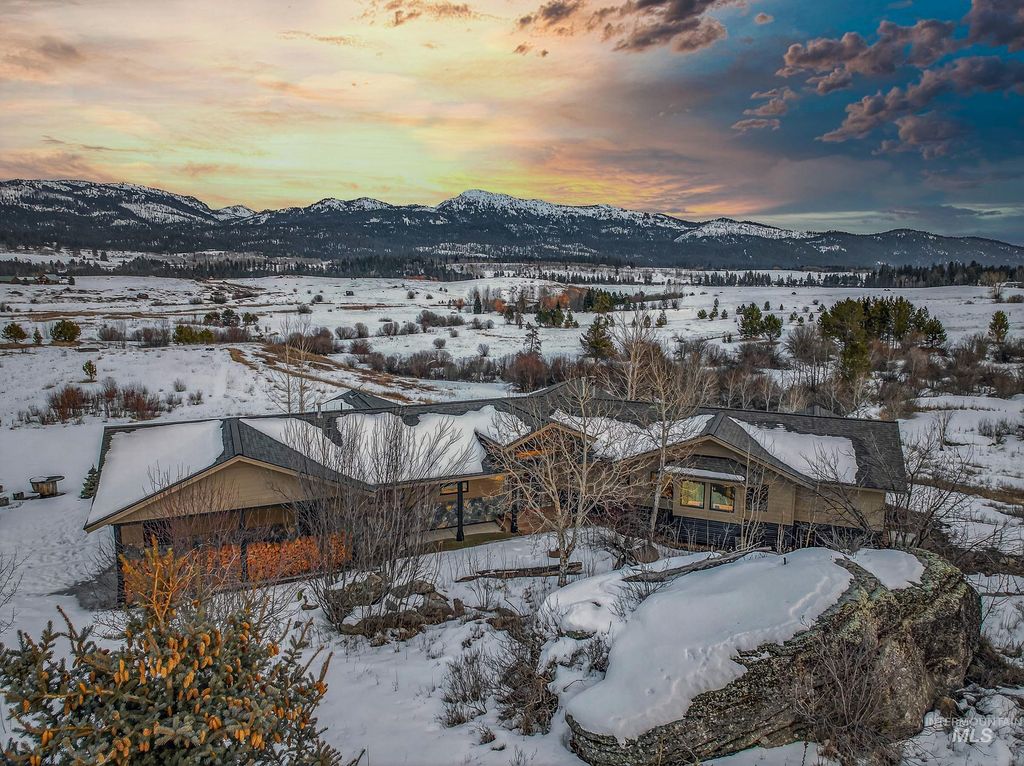 14100 Pioneer Road, McCall, ID 83638 photo 24