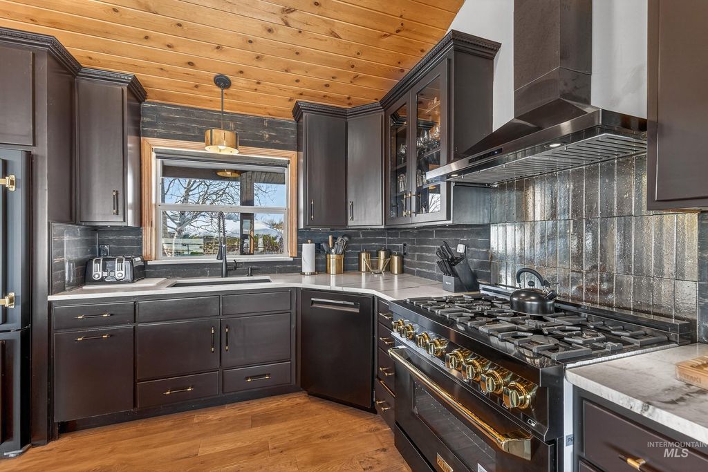 14100 Pioneer Road, McCall, ID 83638 photo 3