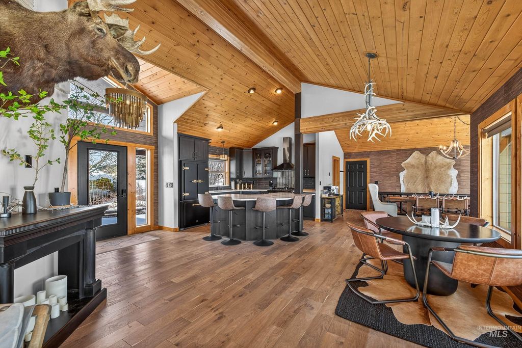 14100 Pioneer Road, McCall, ID 83638 photo 4