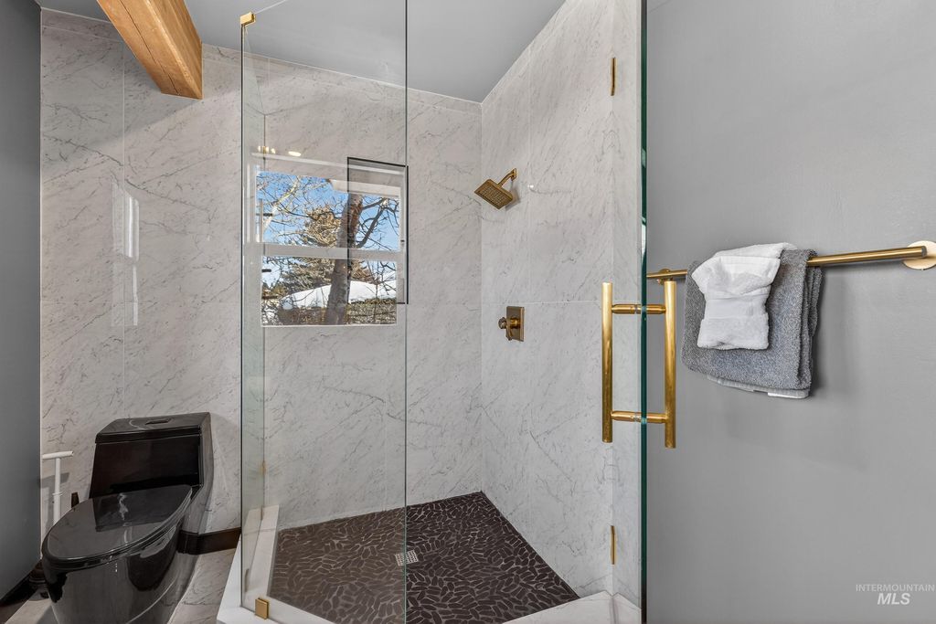 14100 Pioneer Road, McCall, ID 83638 photo 9