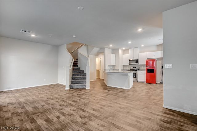 4710 Flower Moon Avenue 102, North Las Vegas, NV 89084