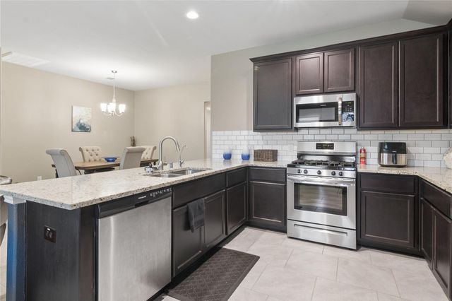 8003 Carillon Way, Rosharon, TX 77583