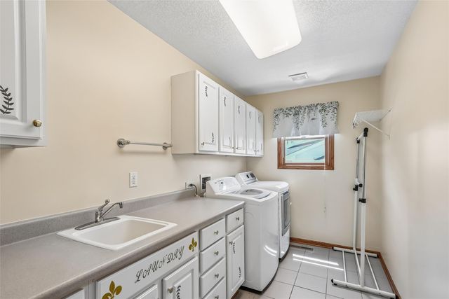 4015 124th Street, Urbandale, IA 50323