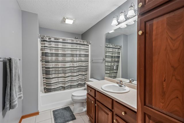 4015 124th Street, Urbandale, IA 50323