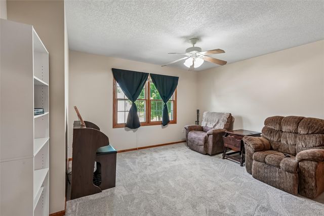 4015 124th Street, Urbandale, IA 50323