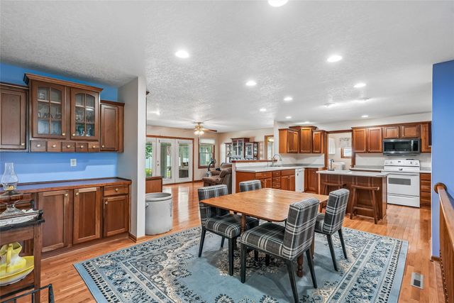 4015 124th Street, Urbandale, IA 50323