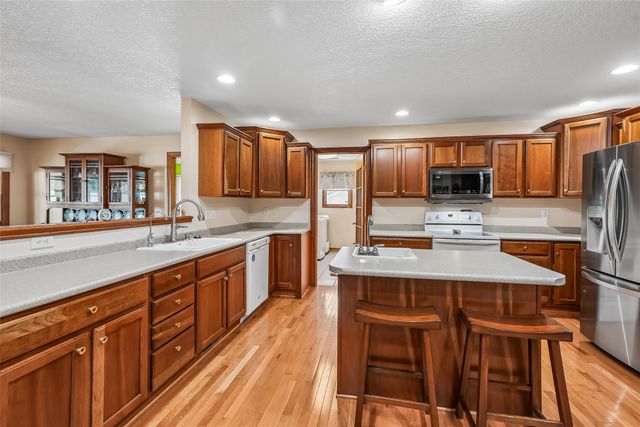 4015 124th Street, Urbandale, IA 50323