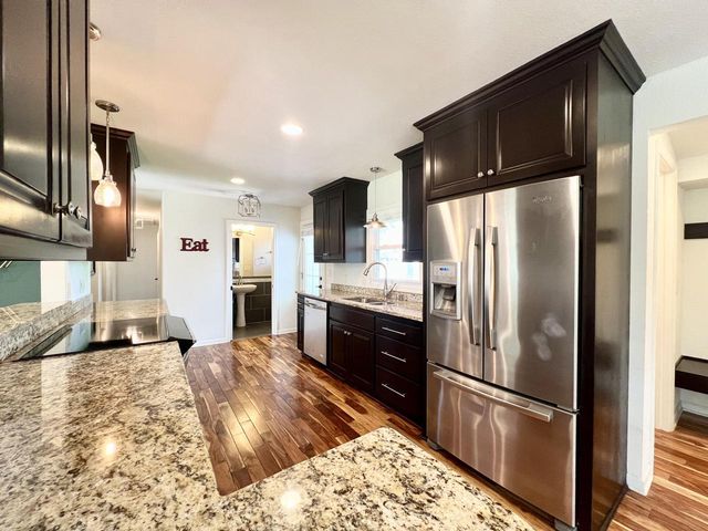 2525 Tilton LANE, Brookfield, WI 53045