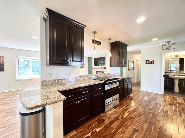 2525 Tilton LANE, Brookfield, WI 53045
