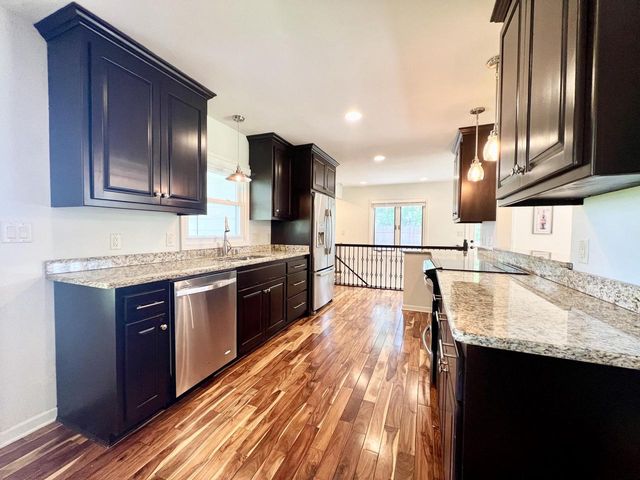2525 Tilton LANE, Brookfield, WI 53045
