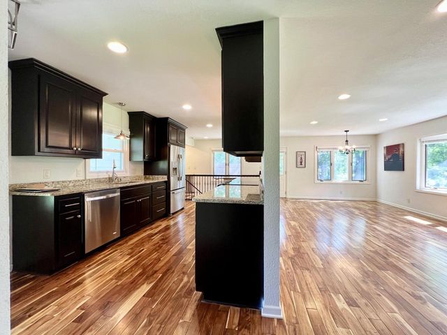 2525 Tilton LANE, Brookfield, WI 53045