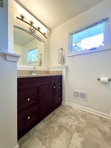 2525 Tilton LANE, Brookfield, WI 53045