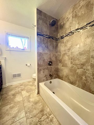 2525 Tilton LANE, Brookfield, WI 53045