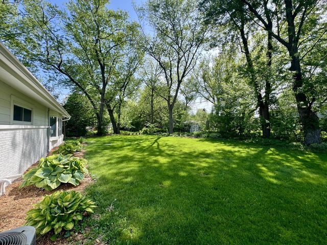 2525 Tilton LANE, Brookfield, WI 53045