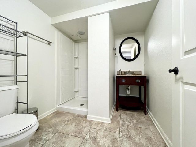2525 Tilton LANE, Brookfield, WI 53045