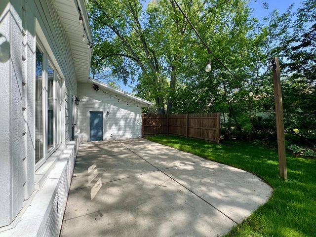 2525 Tilton LANE, Brookfield, WI 53045