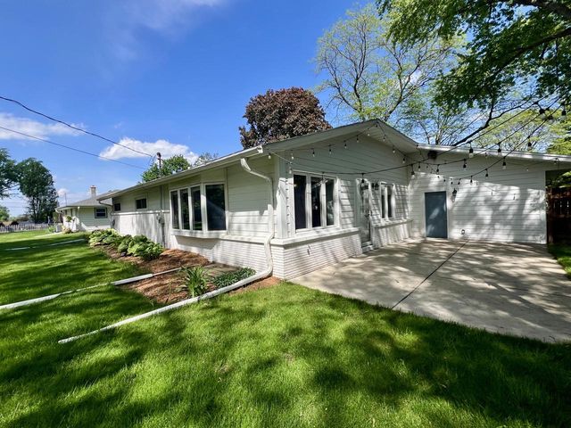 2525 Tilton LANE, Brookfield, WI 53045