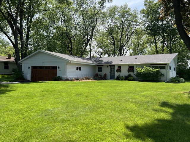 2525 Tilton LANE, Brookfield, WI 53045