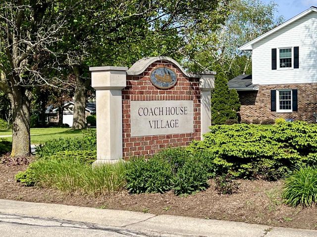 2525 Tilton LANE, Brookfield, WI 53045