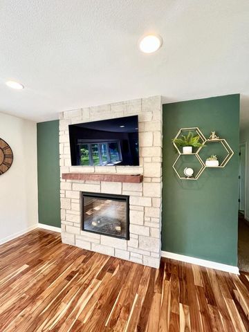 2525 Tilton LANE, Brookfield, WI 53045