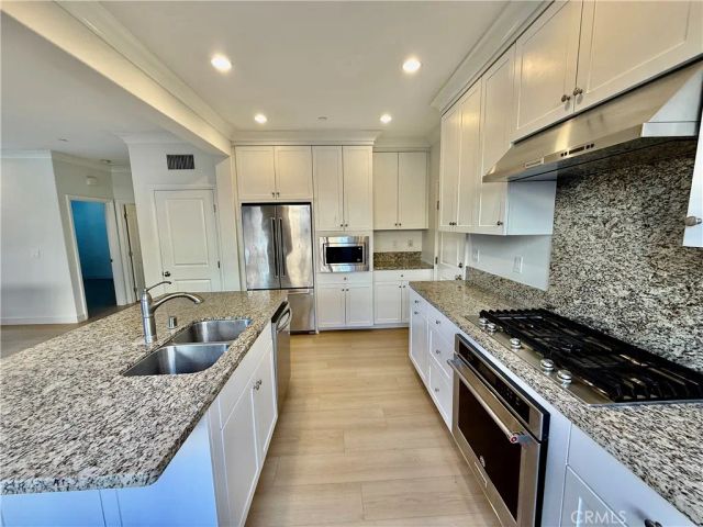 112 Crescent Moon, Irvine, CA 92602