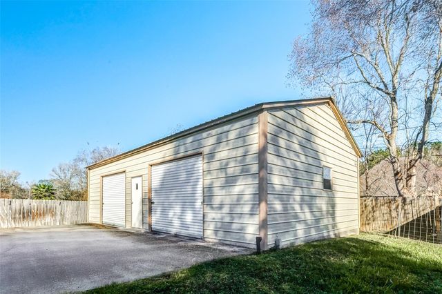 309 Still Forest Street, Liberty, TX 77575