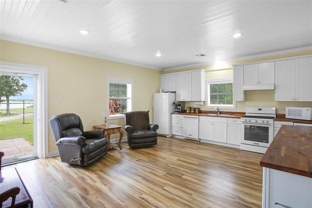 935 Bagdad Road, Westlake, LA 70669