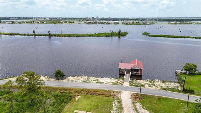 935 Bagdad Road, Westlake, LA 70669