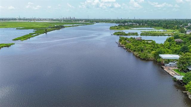 935 Bagdad Road, Westlake, LA 70669