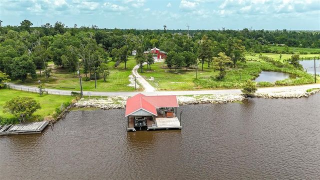 935 Bagdad Road, Westlake, LA 70669